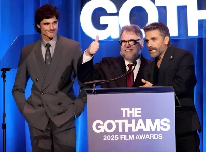 guillermo del toro and oscar isaac decry ai and champion immigrants in gotham awards speech guillermo del toro and oscar isaac decry ai and champion immigrants in gotham awards speech