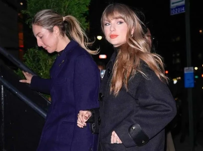 taylor swift steps out in all black ensemble for dinner with este haim in new york taylor swift steps out in all black ensemble for dinner with este haim in new york