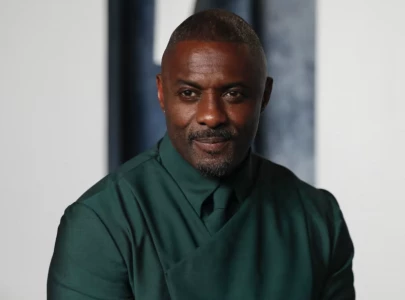 idris elba says he would handle a real life hijack worse than his character