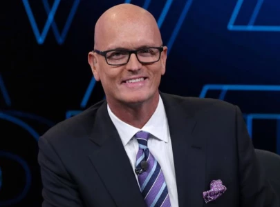 scott van pelt s awkward moment during new year s eve sportscenter broadcast goes viral scott van pelt s awkward moment during new year s eve sportscenter broadcast goes viral