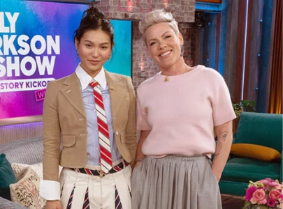 pink reacts after chloe kim mistakes her for kelly clarkson on talk show