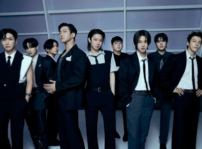 super junior concert incident injures three fans after barricade collapses in seoul