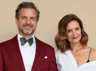 dawson s creek stars joshua jackson and katie holmes reunite at new york gala event