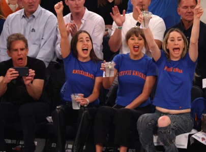 taylor swift timoth e chalamet kylie jenner and more celebrities pack msg for knicks game 4