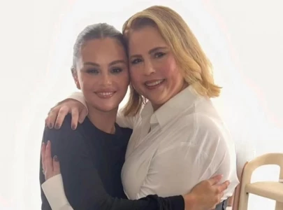 selena gomez s mother mandy teefey dismisses claims of family drama after instagram post