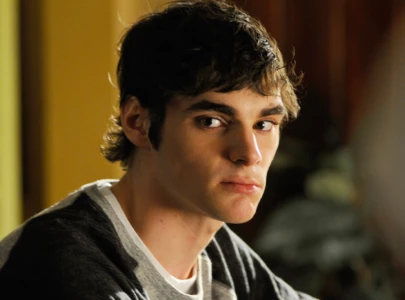 bryan cranston leads tributes to onscreen breaking bad son rj mitte after death co stars join in bryan cranston leads tributes to onscreen breaking bad son rj mitte after death co stars join in