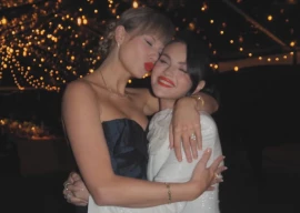 selena gomez caught vaping in taylor swift wedding video sparks fan backlash selena gomez caught vaping in taylor swift wedding video sparks fan backlash