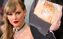 taylor swift gifts homemade sourdough to haim sisters and sombr during la dinner taylor swift gifts homemade sourdough to haim sisters and sombr during la dinner