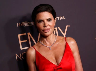 lisa rinna opens up about experiences with rude celebrities new memoir