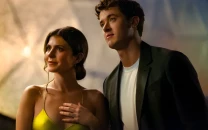 early reviews back netflix s people we meet on vacation adaptation as emily henry s first film outing