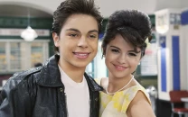 selena gomez exposes scammer impersonating jake t austin after fraud attempt