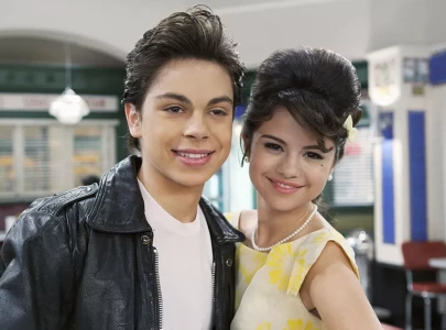 selena gomez exposes scammer impersonating jake t austin after fraud attempt