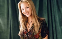 lisa kudrow recalls mean writers room behaviour during friends filming