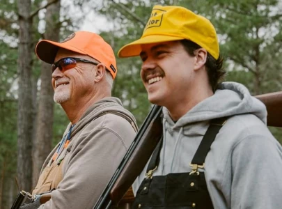 country singer zach john king cancels performances for two weeks following father s death