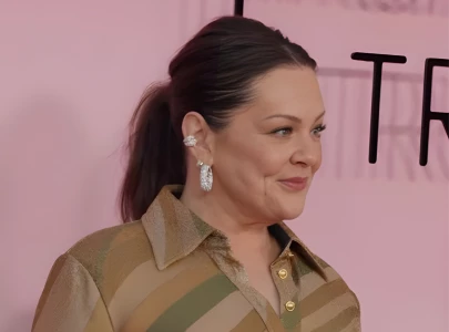 melissa mccarthy s drastic weight loss transformation at la event sparks buzz amid ozempic rumours
