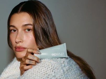 hailey bieber s rhode misses sales targets after e l f beauty acquisition as shares slip 7 hailey bieber s rhode misses sales targets after e l f beauty acquisition as shares slip 7
