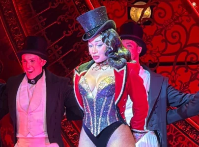 megan thee stallion appears emotional on moulin rouge stage amid klay thompson split