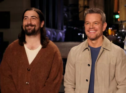 matt damon hosts as brett kavanaugh in snl finale lead up alongside aziz ansari as kash patel
