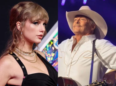 taylor swift s tribute for alan jackson gets booed at nashville farewell concert taylor swift s tribute for alan jackson gets booed at nashville farewell concert