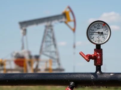 oil holds steady as markets weigh russian strikes venezuela tensions