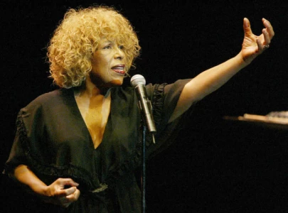 grammy winning singer roberta flack passes away at 88