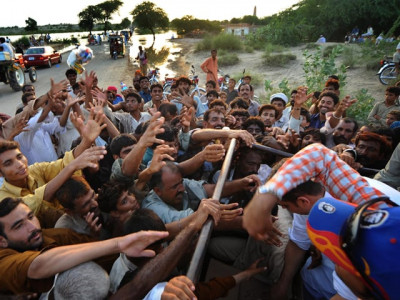unicef arrives with tons of relief supplies for sindh