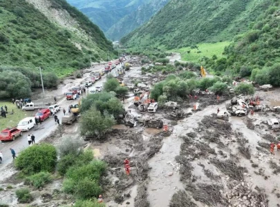 flash flood at china tourist site kills 10