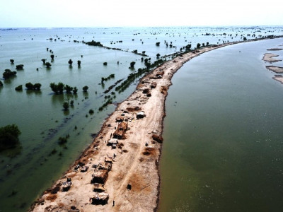 media watch trust deficit and aid media watch trust deficit and aid