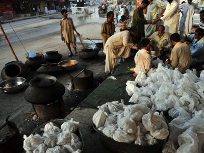 too many cooks spoiling this broth