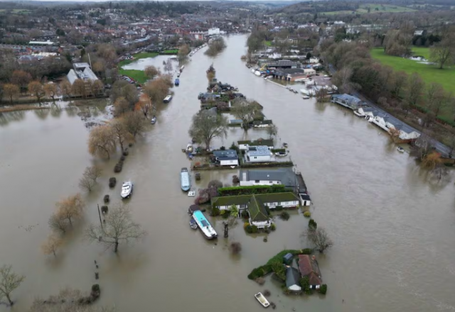 an aerial view shows properties surrounded by floodwater in the aftermath of storm henk on an island in the river thames at henley on thames britain january 5 2024 photo reuters