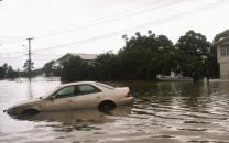 heavy floods kill one urge thousands to move in australia heavy floods kill one urge thousands to move in australia