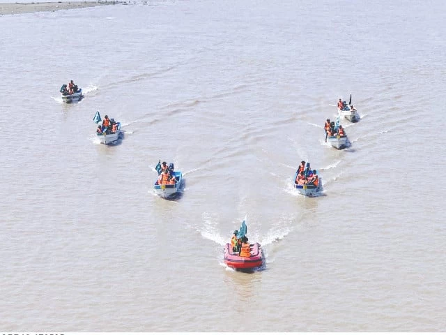 a full scale mock flood response exercise was conducted by rescue 1122 at river chenab near head muhammad wala multan a full scale mock flood response exercise was conducted by rescue 1122 at river chenab near head muhammad wala multan