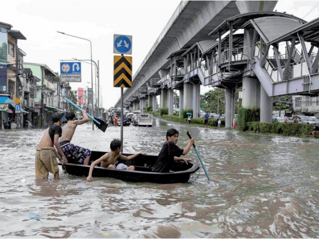 Deluge triggers Bangkok 'disaster'
