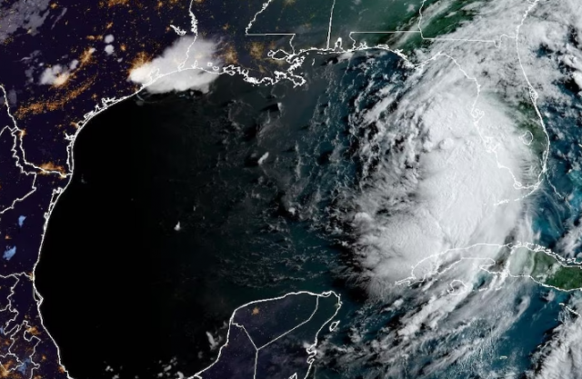 storm debby approaches florida august 4 20024 photo national weather service reuters storm debby approaches florida august 4 20024 photo national weather service reuters