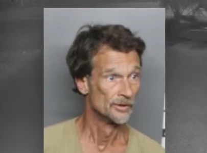 florida man arrested for exposing himself to neighbours