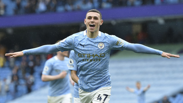 man city s foden wins football writers award man city s foden wins football writers award