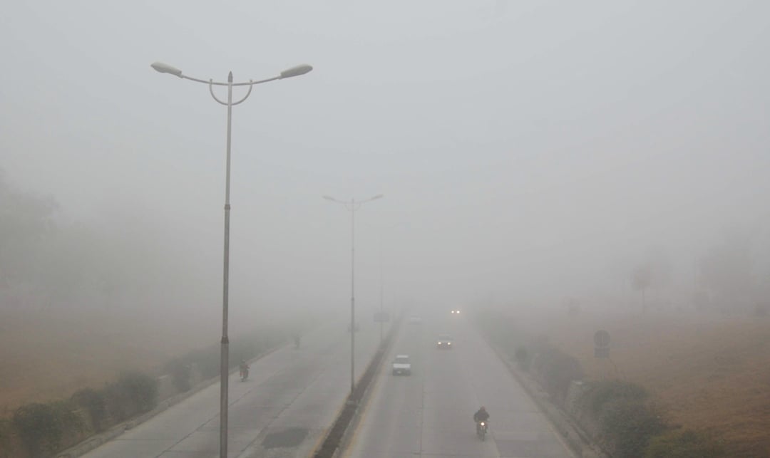 severe fog closes sections of motorways across punjab