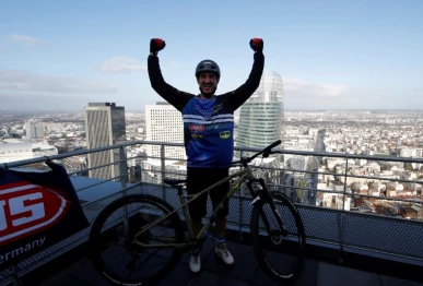 social media star fontenoy breaks world record cycling up eiffel tower