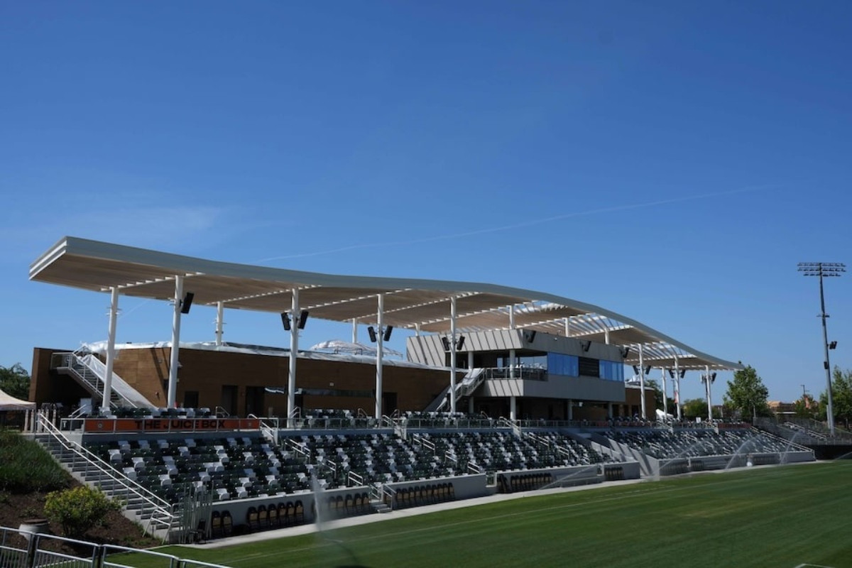 FIFA reopens last-minute World Cup ticket sales with 50 days to go