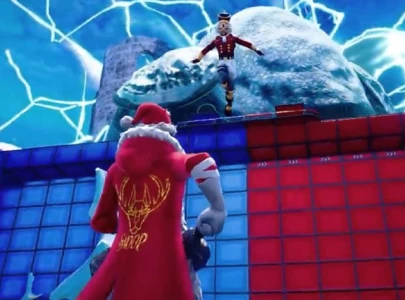 fortnite red vs blue map hosts christmas event with unvaulted holiday weapons