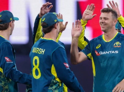 australia thrash new zealand in first t20i