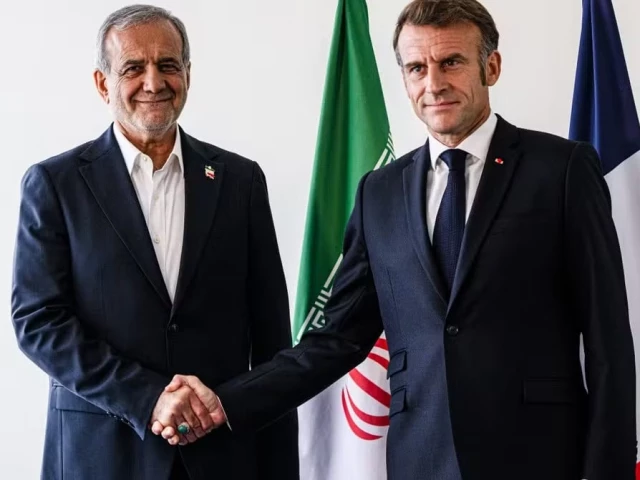 french president emmanuel macron met iranian president masoud pezeshkian on october 25 2025