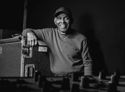 singer frankie beverly dies at 77