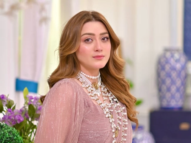 Actor Momina Iqbal appeals to CM Maryam for justice after receiving 'death threats'