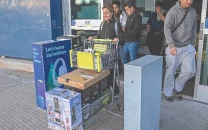 black friday paradox bigger crowds smaller spending