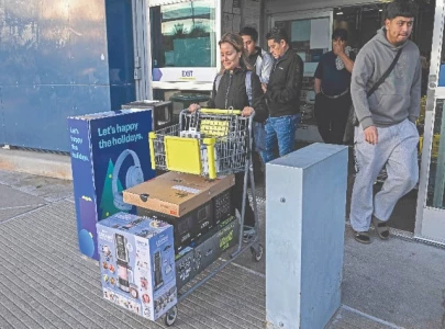 black friday paradox bigger crowds smaller spending black friday paradox bigger crowds smaller spending