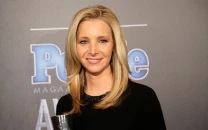 lisa kudrow calls first survivor winner despicable in new interview