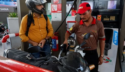 amesh gul 32 a motorised auto rickshaw driver drives along a street amid rising fuel and liquefied petroleum gas lpg prices due to the iran conflict in karachi pakistan september 16 2026 reuters