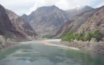 water reserves dwindle as levels drop water reserves dwindle as levels drop