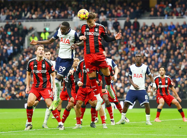 tottenham hotspur s pape matar sarr in action with fulham s tom cairney photo reuters